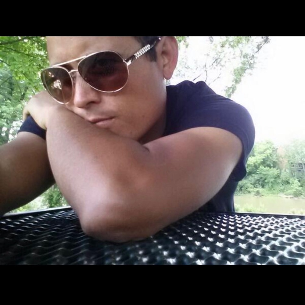 Meet your Posher, Alejandro